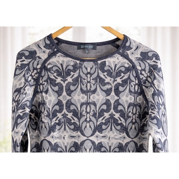 Title Nine Sweater 100% Merino Wool Extra Fine Damask Print Gray Cream Size L - Picture 2 of 10